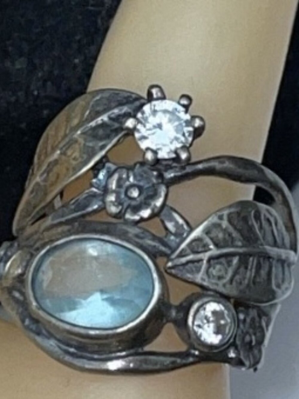 Silpada Sterling Silver Blue Topaz CZ  Floral Design Statement Ring Sz 6 - Picture 2 of 7